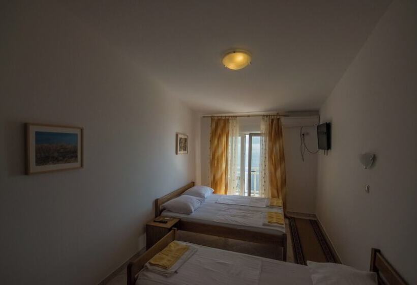 B&b Pero Near Sea With Hot Tub Access