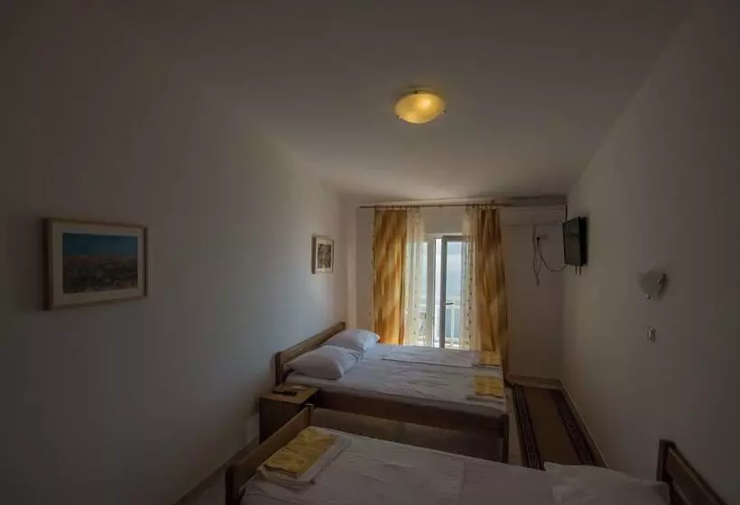 B&b Pero Near Sea With Hot Tub Access