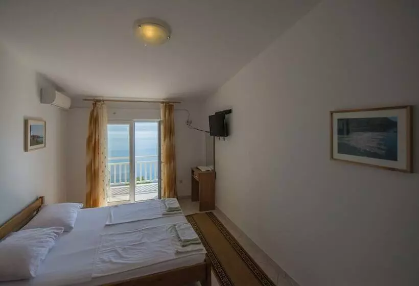 B&b Pero Near Sea With Hot Tub Access