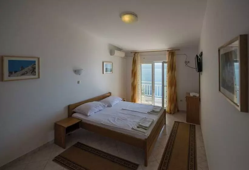 B&b Pero Near Sea With Hot Tub Access