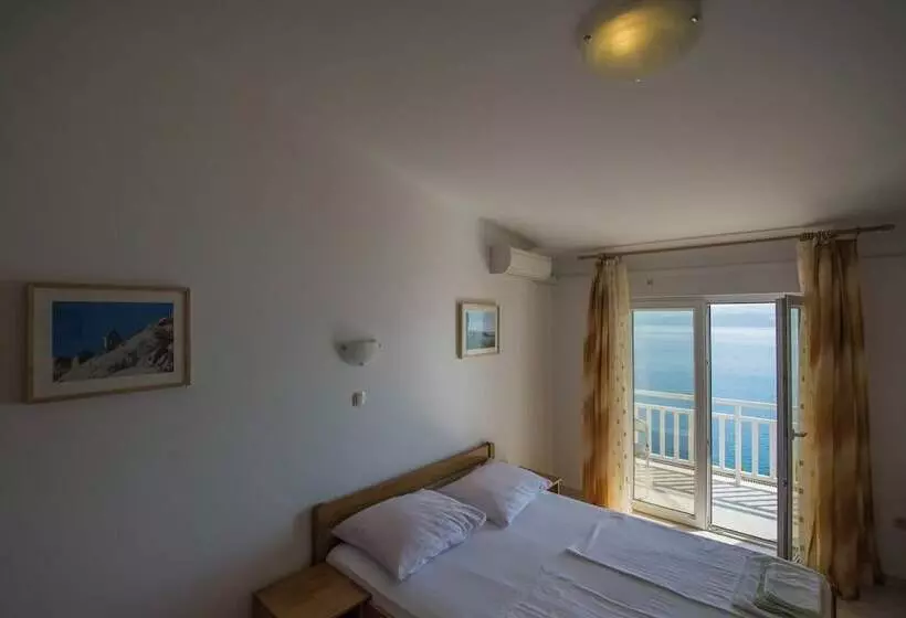 B&b Pero Near Sea With Hot Tub Access