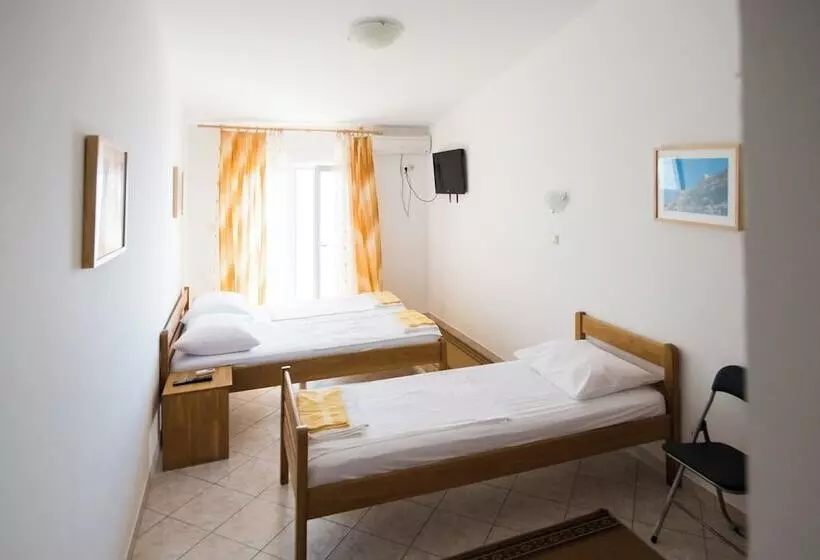 B&b Pero Near Sea With Hot Tub Access