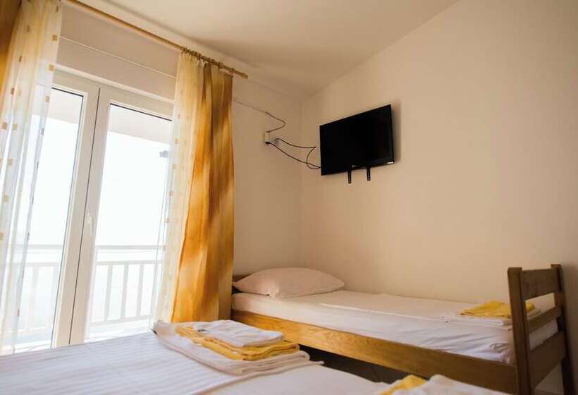 B&b Pero Near Sea With Hot Tub Access