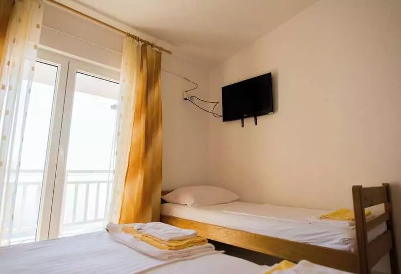 B&b Pero Near Sea With Hot Tub Access