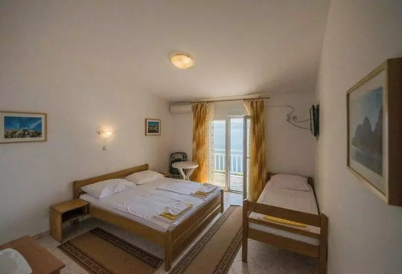 B&b Pero Near Sea With Hot Tub Access