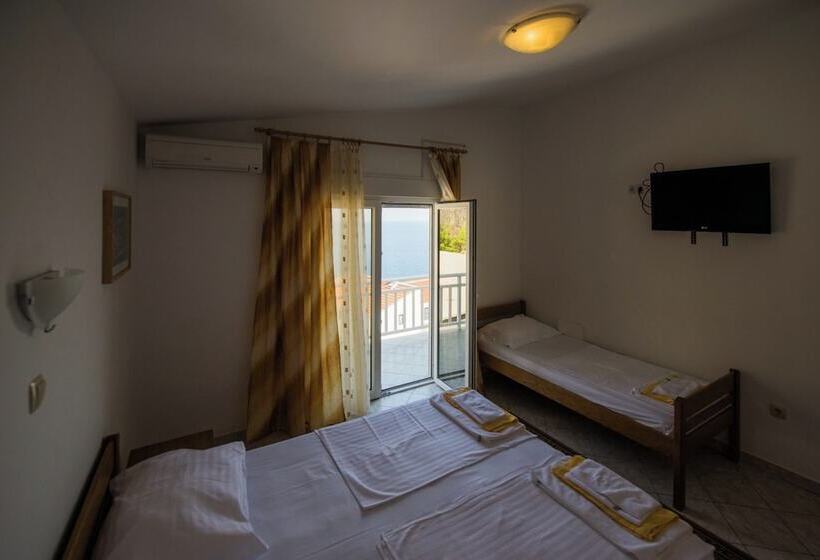 B&b Pero Near Sea With Hot Tub Access