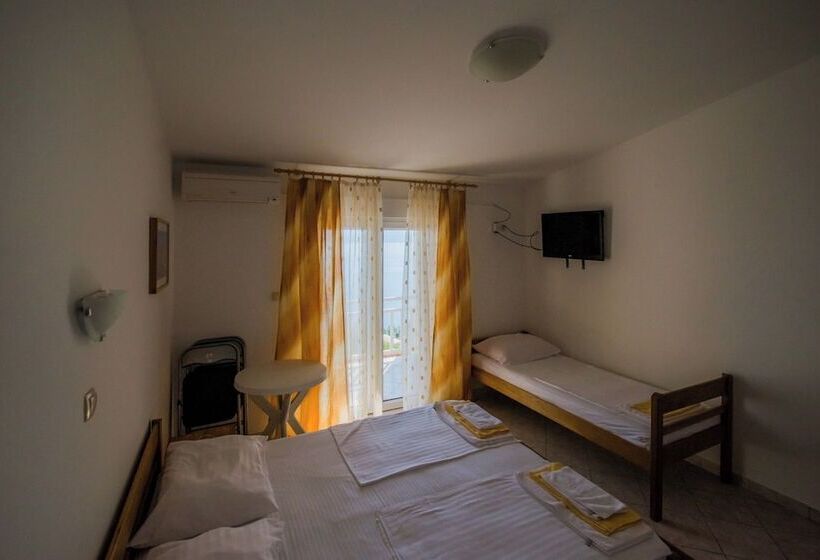 B&b Pero Near Sea With Hot Tub Access