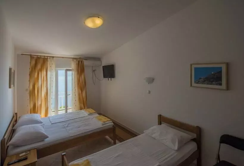 B&b Pero Near Sea With Hot Tub Access