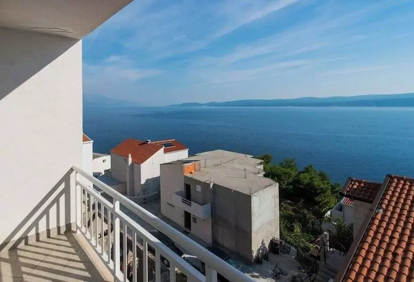 B&b Pero Near Sea With Hot Tub Access