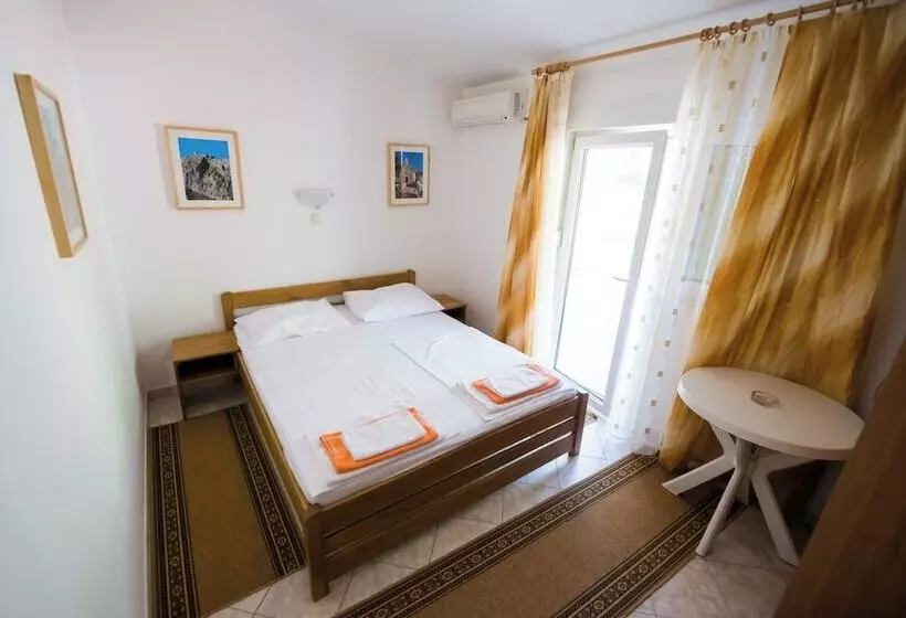 B&b Pero Near Sea With Hot Tub Access