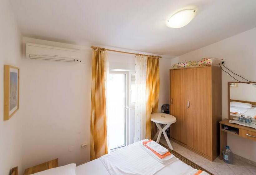 B&b Pero Near Sea With Hot Tub Access