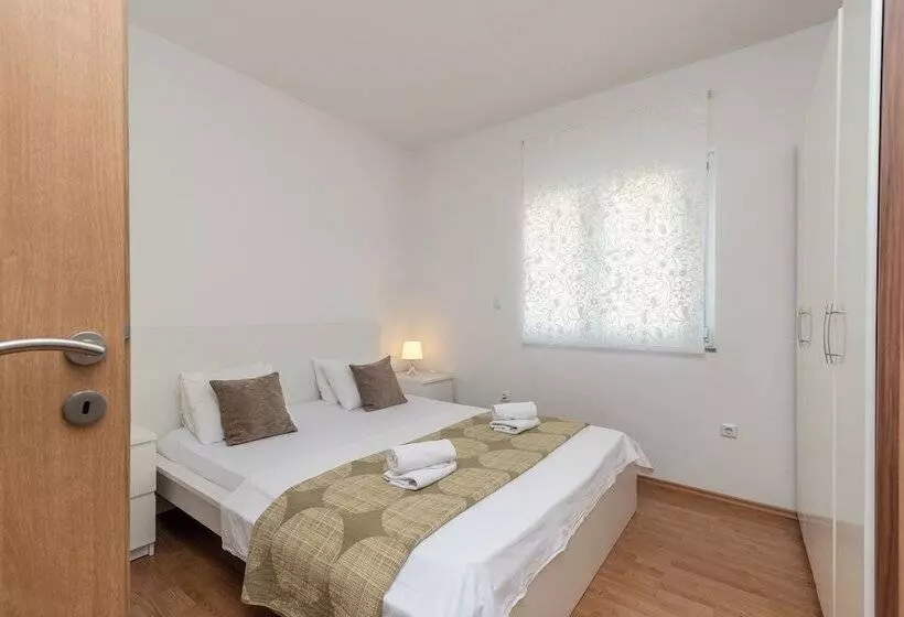 Aamiaismajoitus (B&B) Villa Eight By Villa Kuzmanic