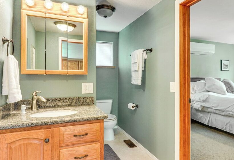 Coeur D Alene Cottage ~ 1 Mi To Downtown!