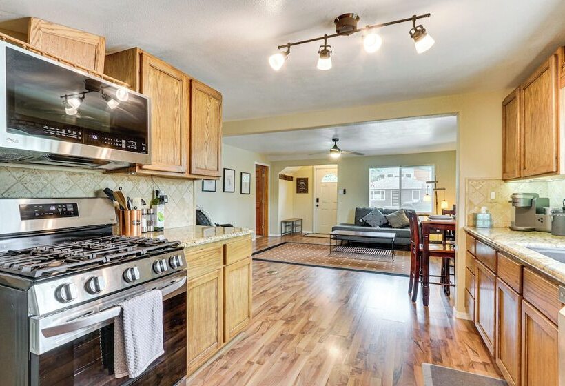 Coeur D Alene Cottage ~ 1 Mi To Downtown!