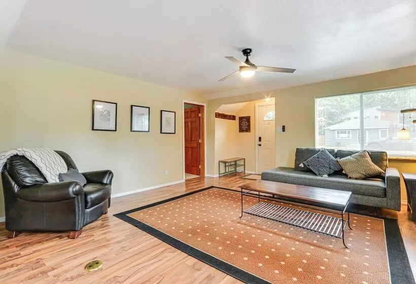 Coeur D Alene Cottage ~ 1 Mi To Downtown!