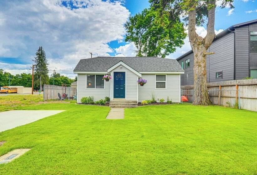 Coeur D Alene Cottage ~ 1 Mi To Downtown!