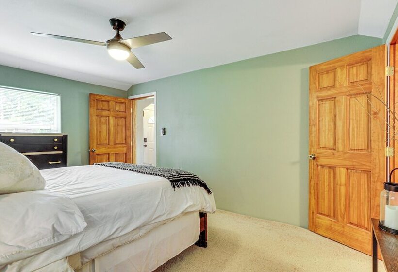 Coeur D Alene Cottage ~ 1 Mi To Downtown!