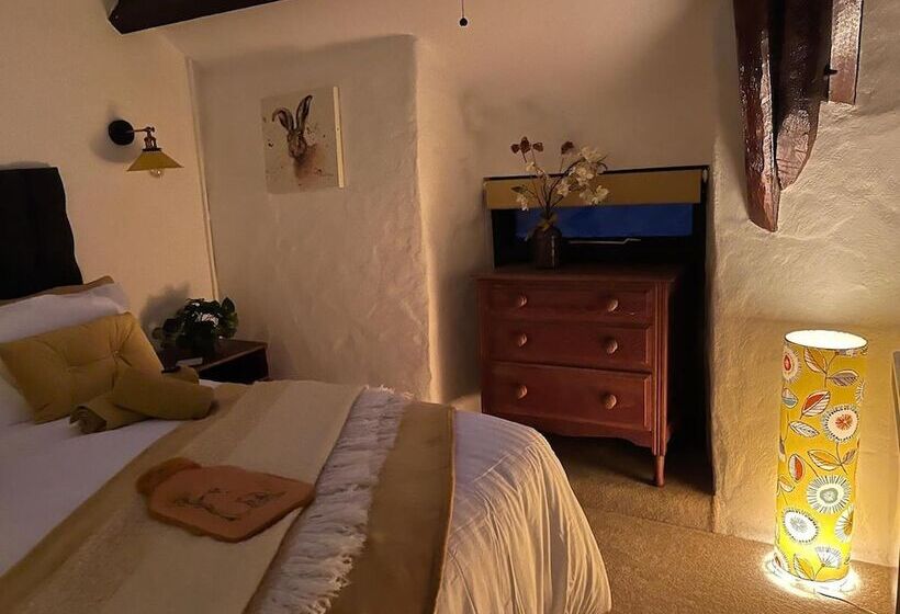 Cosy Cottage With Hot Tub Oozing Character!