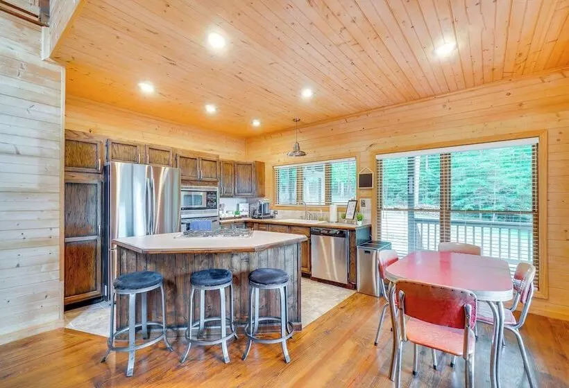 Crawford Cottage W/ Fireplace & Mountain Views!