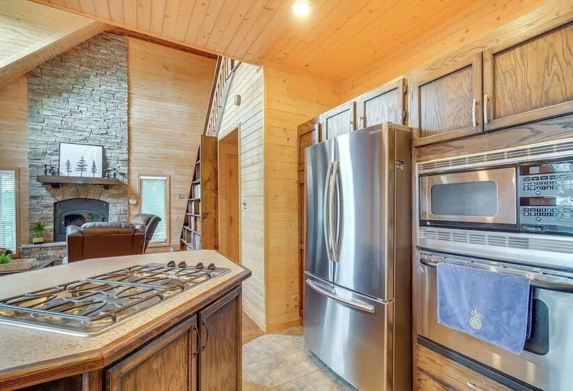 Crawford Cottage W/ Fireplace & Mountain Views!