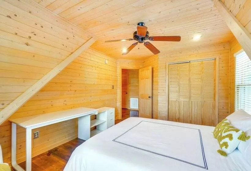 Crawford Cottage W/ Fireplace & Mountain Views!