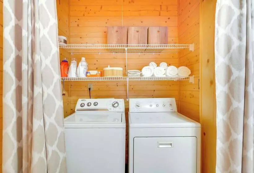 Crawford Cottage W/ Fireplace & Mountain Views!