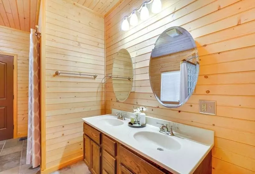 Crawford Cottage W/ Fireplace & Mountain Views!