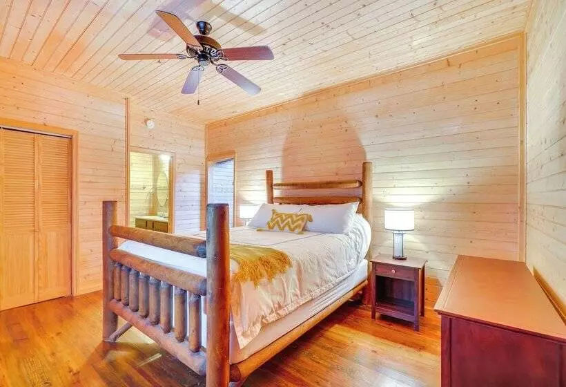 Crawford Cottage W/ Fireplace & Mountain Views!