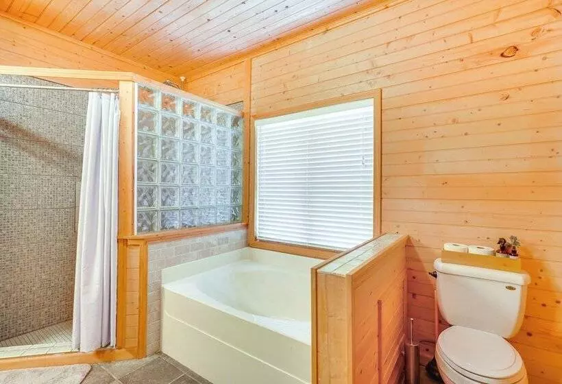 Crawford Cottage W/ Fireplace & Mountain Views!