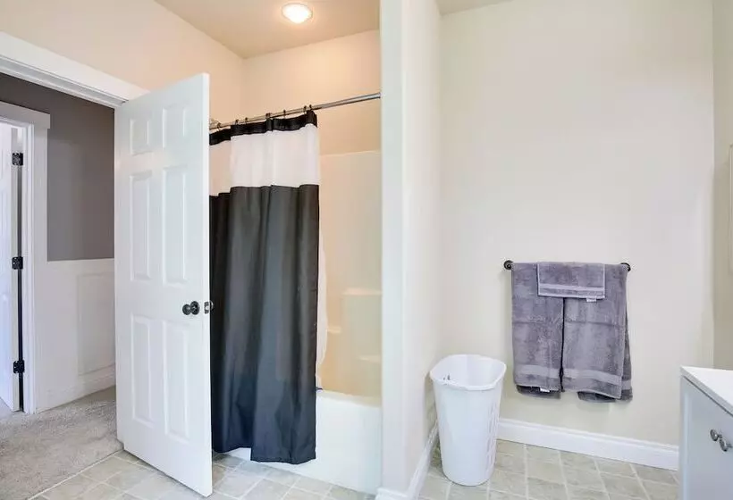 6 Mi To Autzen Stadium: Eugene Home W/ Gazebo