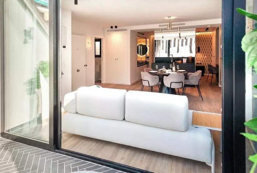 ホテル Myflats Premier Suites