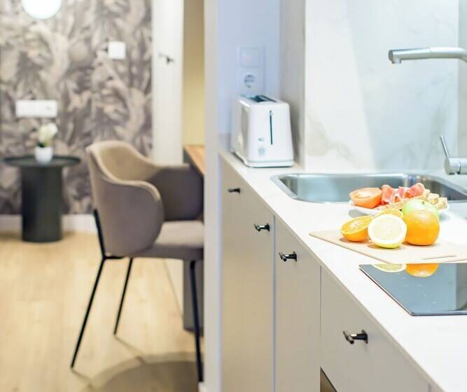 هتل Myflats Premier Suites