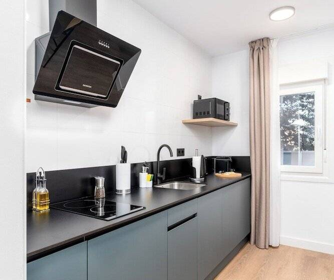 Limehome Oviedo Calle Postigo Bajo