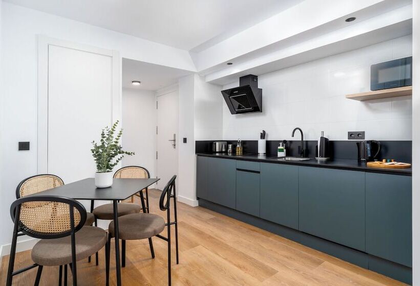 Limehome Oviedo Calle Postigo Bajo