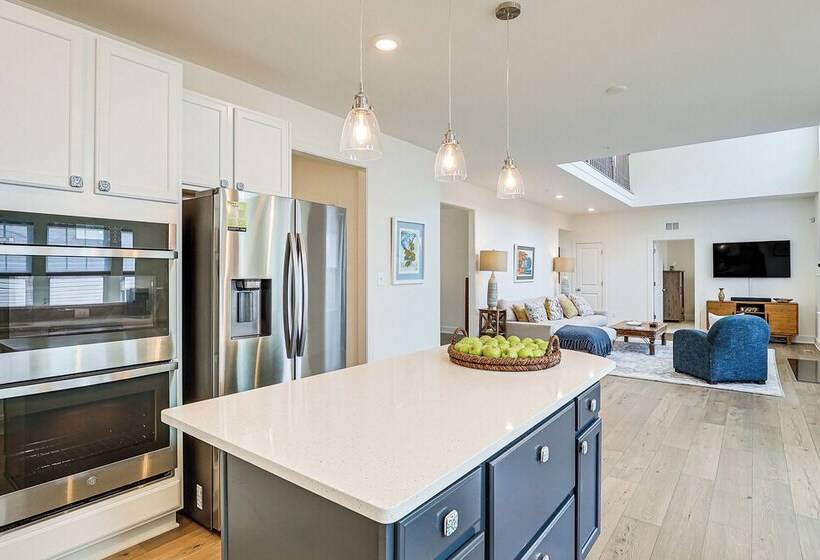 Maryland Family Home 1 Block To North East River!