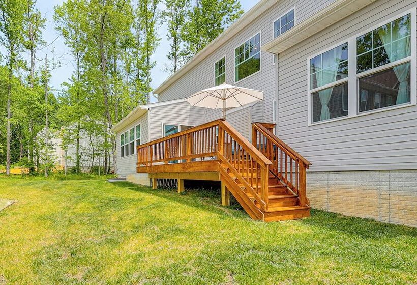 Maryland Family Home 1 Block To North East River!