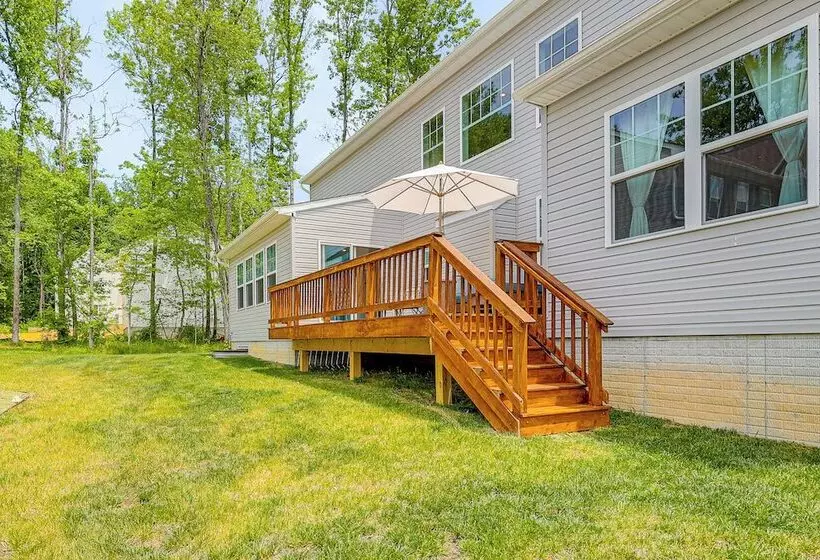 Maryland Family Home 1 Block To North East River!
