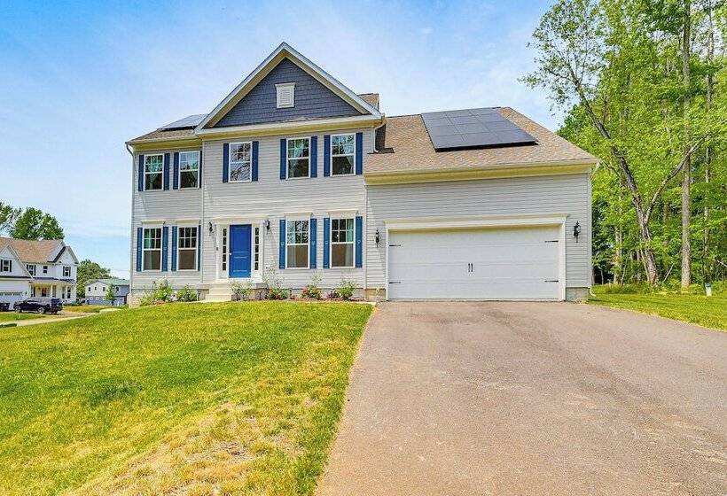 Maryland Family Home 1 Block To North East River!