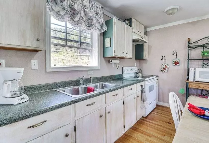 Mountain View Cottage In Nogal Near Nat L Forest!