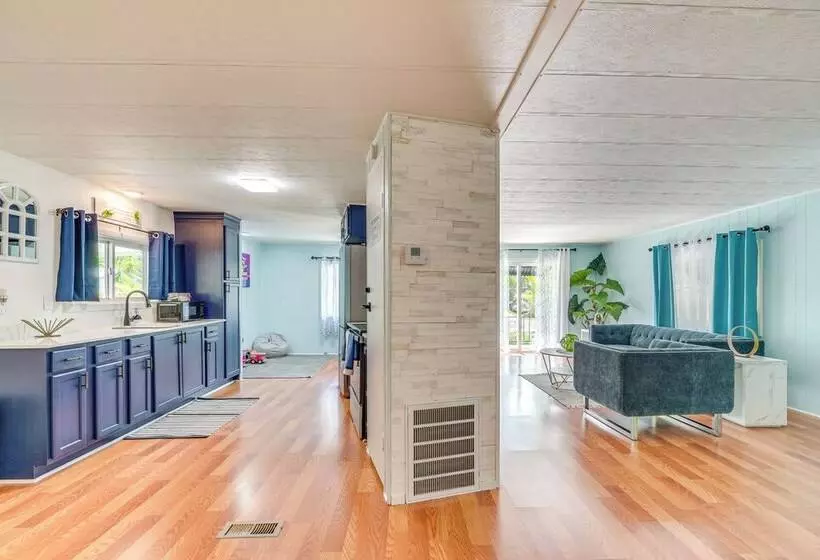 New Port Richey Family Home   2 Mi To Downtown!