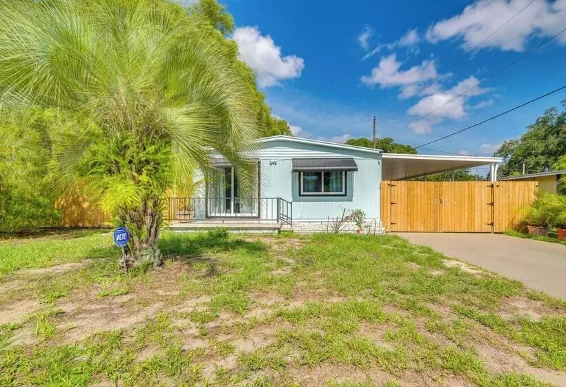 New Port Richey Family Home   2 Mi To Downtown!