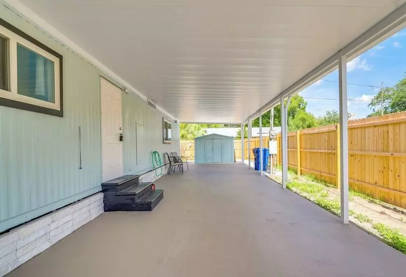 New Port Richey Family Home   2 Mi To Downtown!