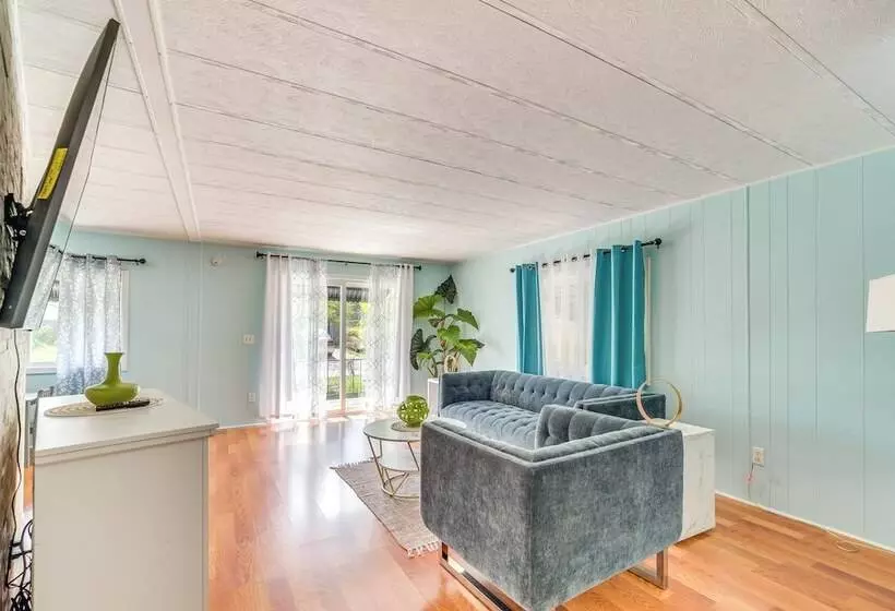 New Port Richey Family Home   2 Mi To Downtown!