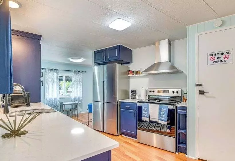 New Port Richey Family Home   2 Mi To Downtown!