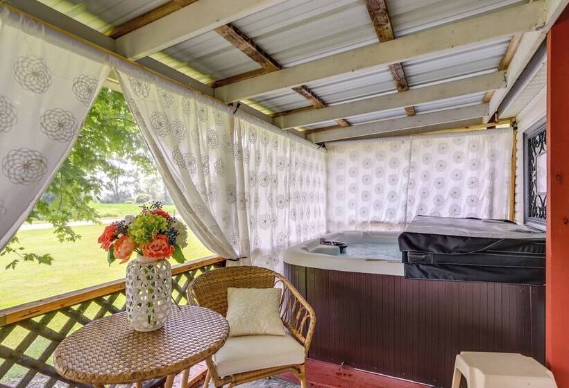 North Fairfield Family Home W/ Hot Tub & Porch!