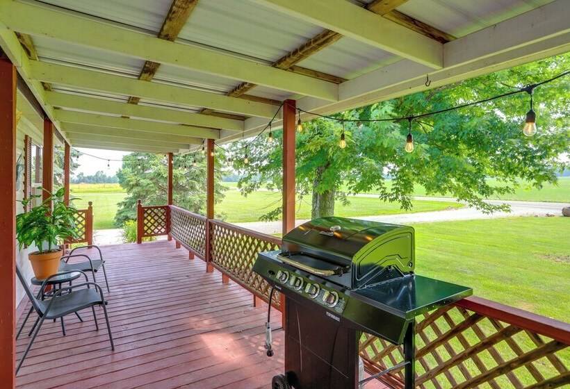 North Fairfield Family Home W/ Hot Tub & Porch!