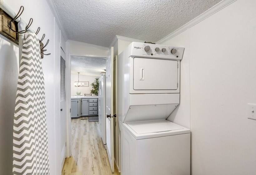 North Fairfield Family Home W/ Hot Tub & Porch!