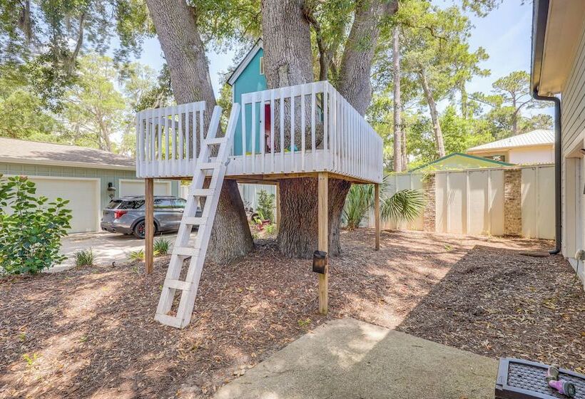Peaceful St Simons Island Home: 1 Mi To Pier!