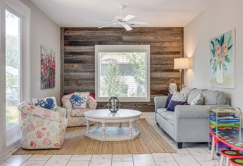 Peaceful St Simons Island Home: 1 Mi To Pier!