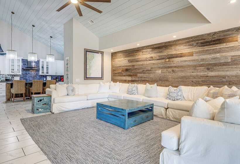 Peaceful St Simons Island Home: 1 Mi To Pier!